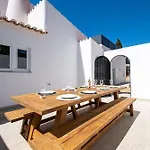 Villa Lavanda Magnificent Five Bedroom *