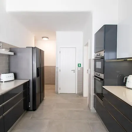 Lavanda Magnificent Five Bedroom *