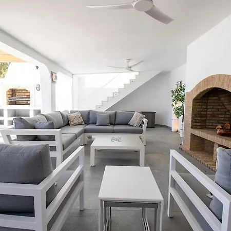 Lavanda Magnificent Five Bedroom * קארבואירו