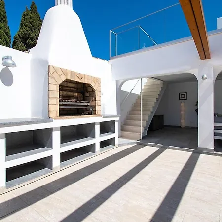 Lavanda Magnificent Five Bedroom וילה