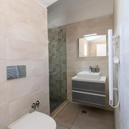 Lavanda Magnificent Five Bedroom וילה קארבואירו