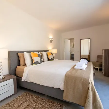 Lavanda Magnificent Five Bedroom * קארבואירו
