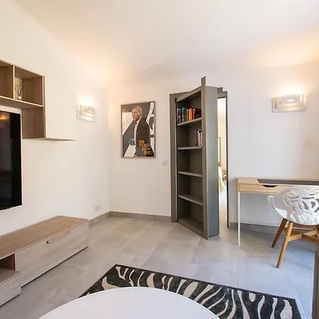 Lavanda Magnificent Five Bedroom Βίλα *