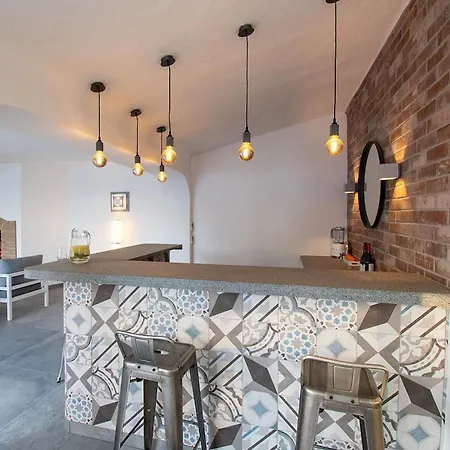 וילה Lavanda Magnificent Five Bedroom קארבואירו