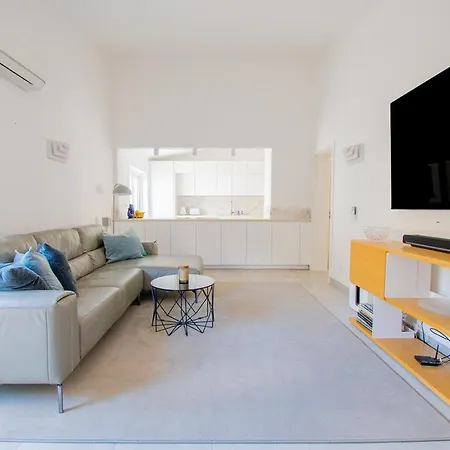 וילה Lavanda Magnificent Five Bedroom *