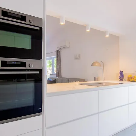 וילה Lavanda Magnificent Five Bedroom *