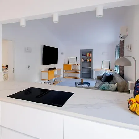 Lavanda Magnificent Five Bedroom וילה קארבואירו