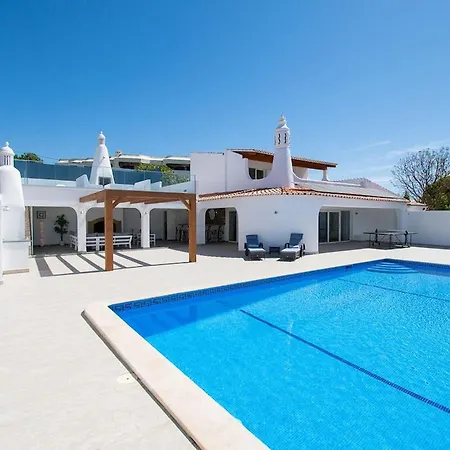 Вилла Lavanda Magnificent Five Bedroom Карвоейру