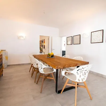 Villa Lavanda Magnificent Five Bedroom