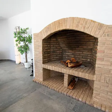 Lavanda Magnificent Five Bedroom Вилла