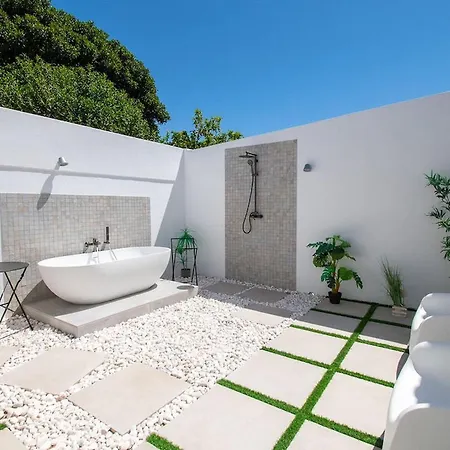 Lavanda Magnificent Five Bedroom فيلة